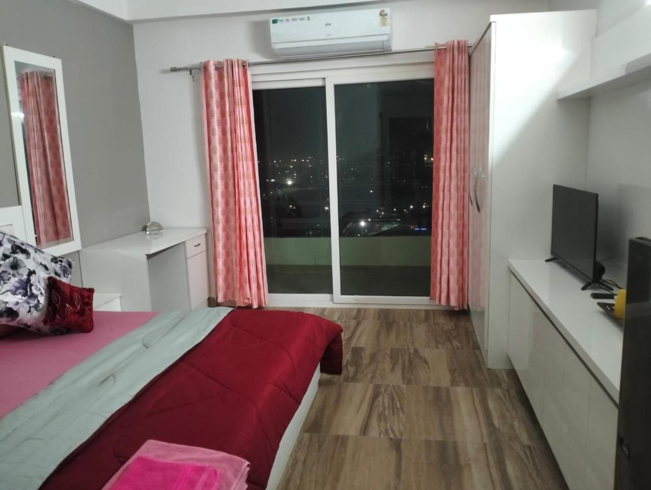 Room Woom Greater Noida Exterior photo